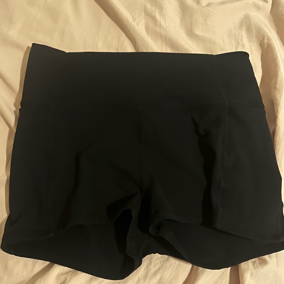 Fabletics shorts - Picture 2 of 2